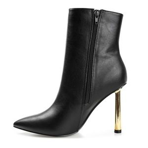 NWT Journee Rorie Bootie - 8